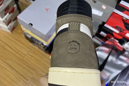 CD4487 Travis Scott x Air 1 220 Resilient Jordan 100 0718